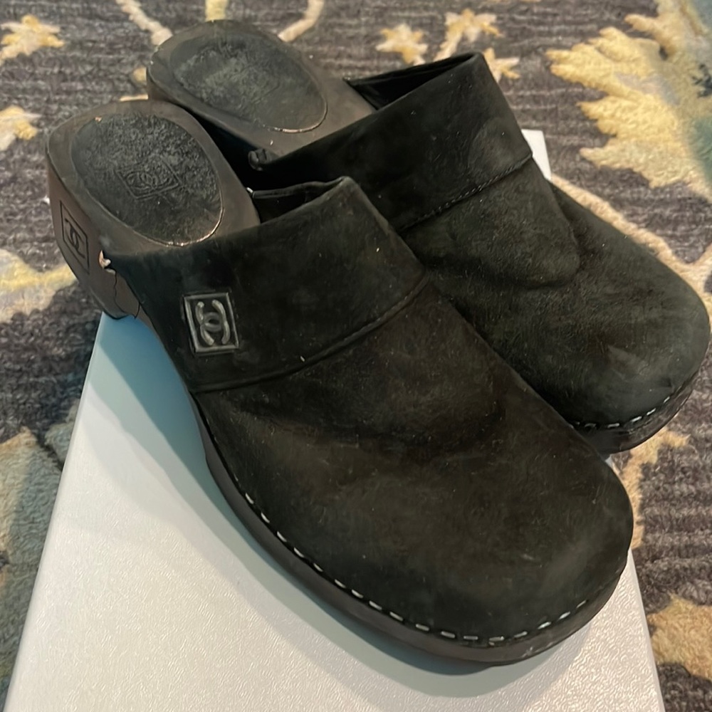 Chanel clogs